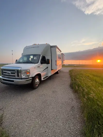 Beautiful and well-maintained 2013 Forest River Lexington motorhome on the reliable Ford E-450 chass...