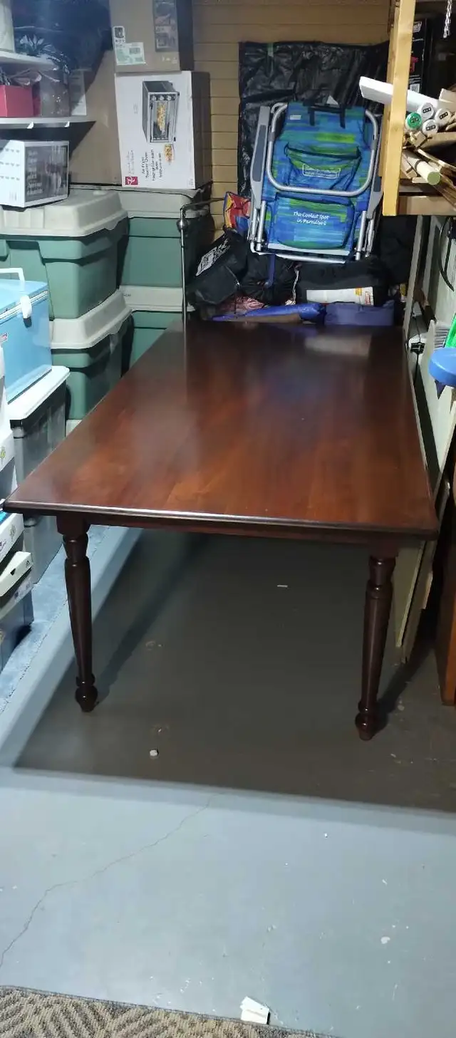 7' X 3.5' SOLID Mahogany Table & Oak Chairs Kitchen Dining Set in Dining Tables & Sets in Hamilton - Image 5