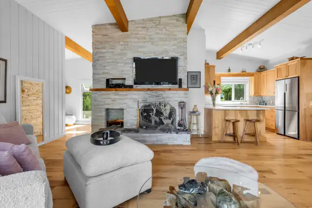 Lakefront Gem in Houses for Sale in Kelowna - Image 8