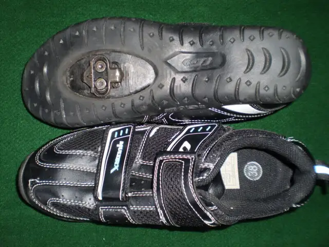 Men's Women's Road Mtn Cycling Shoes in Other in City of Toronto - Image 6