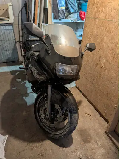 Black Kawasaki ninja 600 2000 or obo