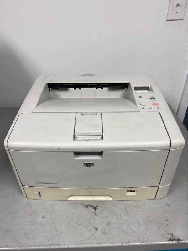 HP LaserJet 5200 - Imprimante Tabloid Laser Monochrome Usager dans Imprimantes, Scanneurs  à Ville de Montréal - Image 3