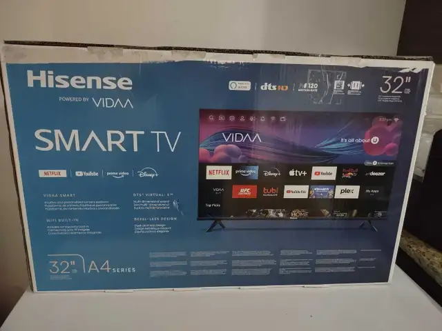 Smart tv hisense 32p propre wifi youtube dysney garantie  in TVs in City of Montréal - Image 3