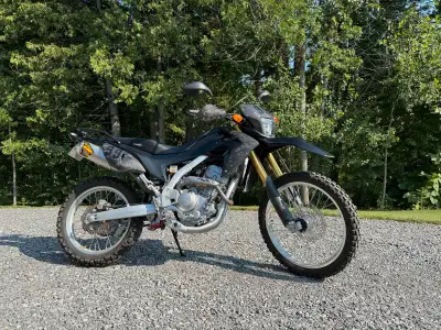 2015 Honda CRF 250L, Great condition 7204 km Corbin seat (plus original) FMF pipe and header (plus o...
