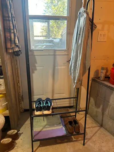 show / clothes rack, View more