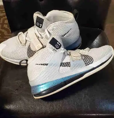 NIKE AIR FORCE MAX 2 SHOES, View more