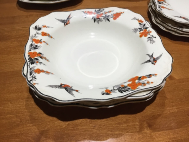 Vintage Dinnerware in Arts & Collectibles in Kingston