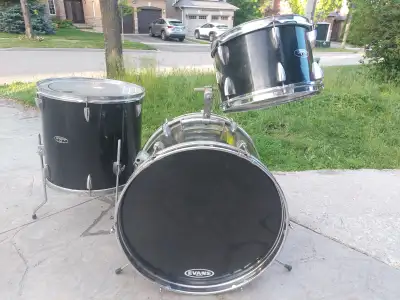 Stewart 3 pcs drum shell pack.12'',16'',20''sizes. $ 200 drums, View more
