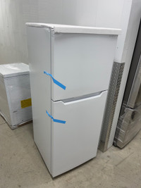 Insignia 10.5 Cu. Ft. Top-Freezer Refrigerator