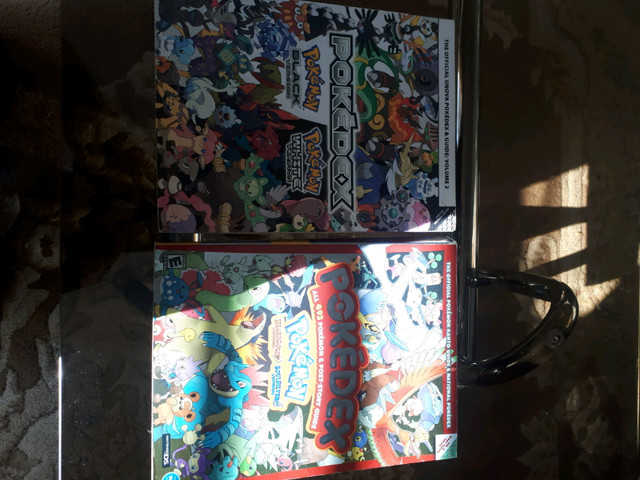 Lot of 2 pokemon pokedex guides black & white gold  silver  in Other in Oakville / Halton Region