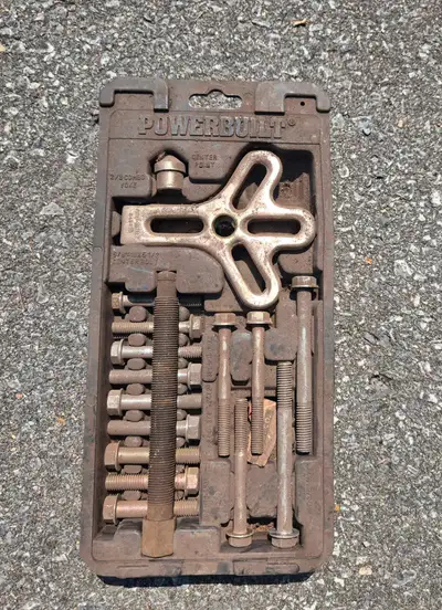 STEERING WHEEL PULLING KIT ASKING $15