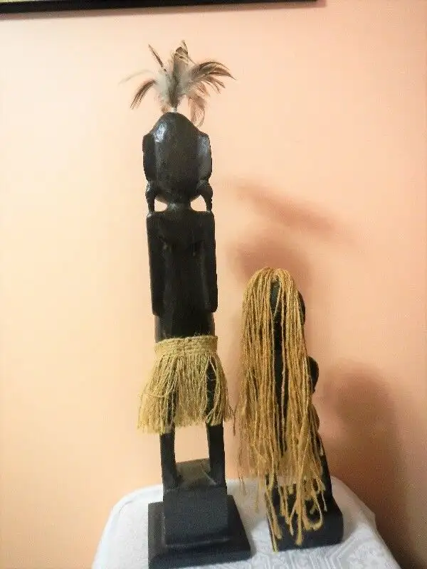 Three Vintage Large African Tribal Hand Carved Wooden Statues in Arts & Collectibles in City of Montréal - Image 9