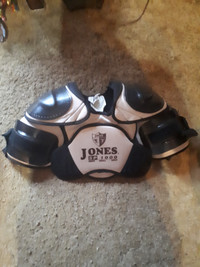 Jones SP1000 Men's Small Shoulder Pads