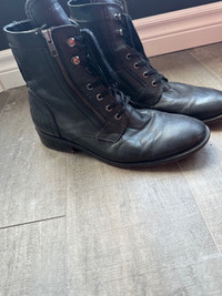 Men’s size 45 Diesel boots, black, preowned 