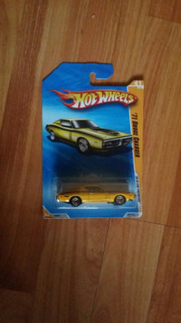 New Carded Hot Wheels 2010 HW Premiere '71 Dodge Charger