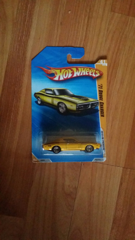New Carded Hot Wheels 2010 HW Premiere '71 Dodge Charger in Arts & Collectibles in Oshawa / Durham Region