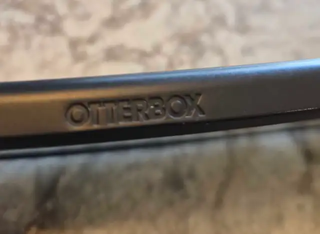 OtterBox Samsung Flip 4 Case in Cell Phone Accessories in Oshawa / Durham Region - Image 5