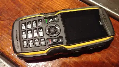Lot de 10 Téléphones Portable Sonim iP-68, Submersible et Antichocs Avec Bell Mobilité – Type: P35F0...