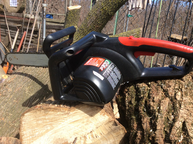 Electric chainsaw in Power Tools in City of Toronto - Image 2
