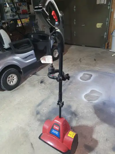 Toro snow shovel , View more