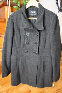 Manteau en lainage pour femme, grandeur médium (fait petit)