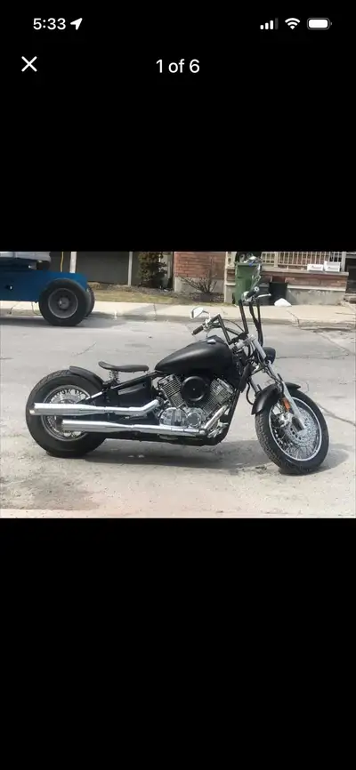Si l’annonce est active c’est parce que la moto est toujours disponible. Vstar 1100 année 2000 en ex...