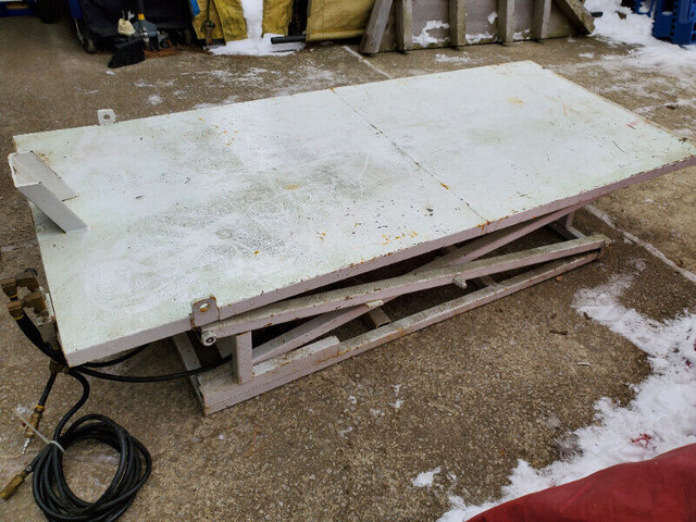 Motorcycle Lift,  ATV, Gulf Cart Snowmobile Etc. Lift Work Table dans Autre  à Région de Windsor - Image 3