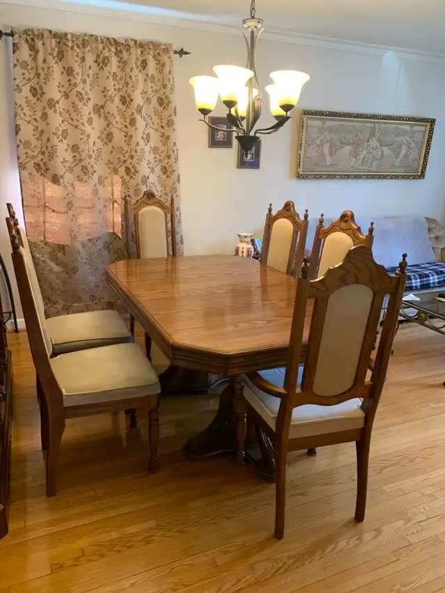 Vintage Dinning Set with Hutch in Dining Tables & Sets in City of Toronto - Image 5