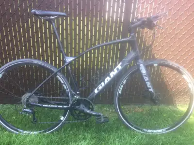 Vélo hybride performance Giant, View more
