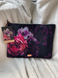 BNWT - Ted Baker laundry & shoes travel bag 