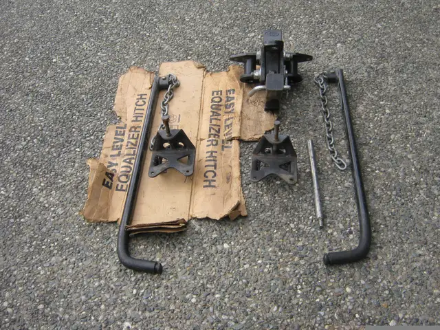 Easy Level Deluxe Equalizer Hitch Set in Travel Trailers & Campers in Delta/Surrey/Langley - Image 4
