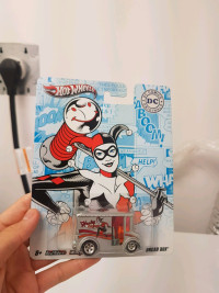 2012 Hot wheels DC Comics Premium Bread Box Harley Quinn Silver