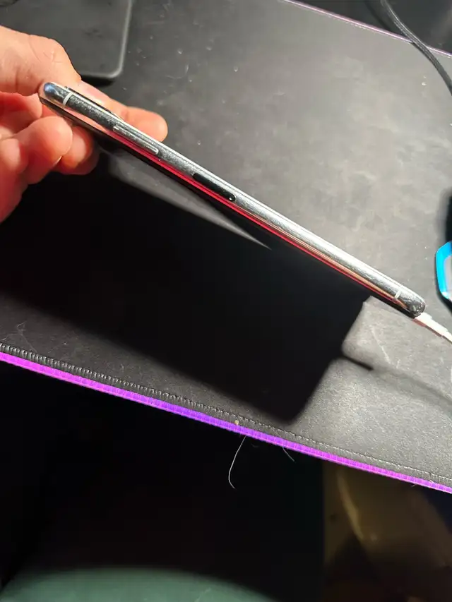 Iphone xs max 64gb 96% Health! in Cell Phones in Prince George - Image 5