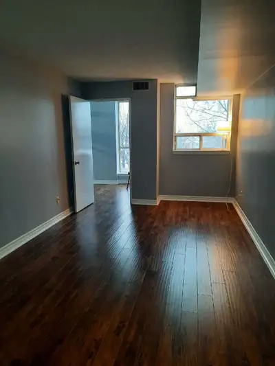 Master Bedrooms + Den | Private bathroom,Share kitchen with another room female resident . Long-term...