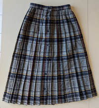 Woman's Grey Skirt - Size Small 24 inch Waist!