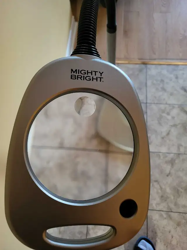 Mighty Bright LED Magnifying Floor Lamp in Indoor Lighting & Fans in Oshawa / Durham Region - Image 3