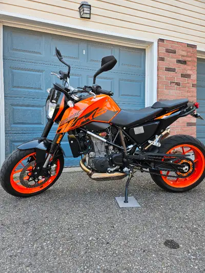 2018 KTM duke 690 Only 1 owner, fender delete, last serviced at dealership. Very cheap on insurance.