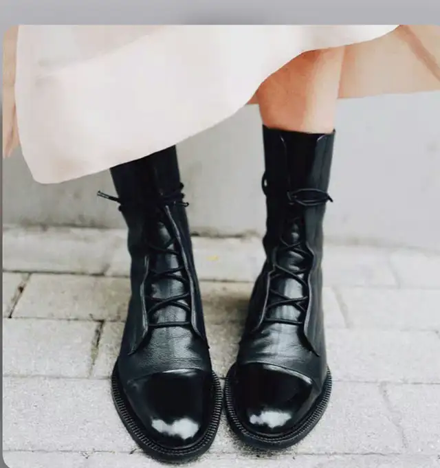 Women's Black Boots Mid-Calf, British Style- Size 9 in Men's Shoes in Mississauga / Peel Region - Image 4