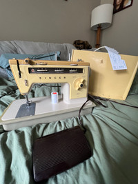 Vintage Singer Sewing Machine Stylist 514