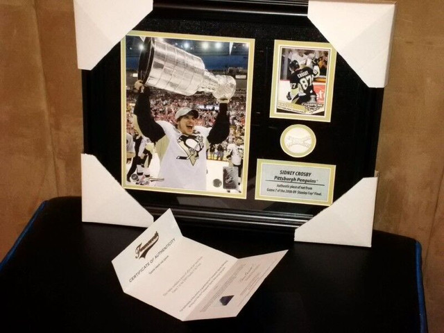 Crosby Framed Piece of the Net GU  Print COA or Vlad Bobblehead in Arts & Collectibles in City of Toronto
