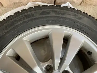 Winter-approved finish of this wheel makes it an ideal choice for a clean look during the cold seaso...