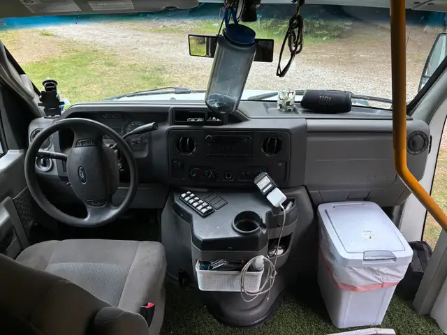 Ford e450 camper in RVs & Motorhomes in Revelstoke - Image 4