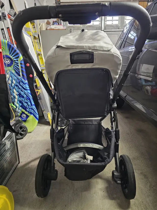 Uppababy Vista Stroller in Strollers, Carriers & Car Seats in Ottawa - Image 4