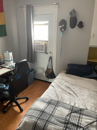 Reduced 575$ student sublet May-August