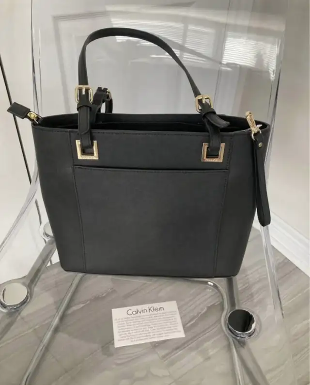 Calvin Klein Black Tote Bag in Women's - Bags & Wallets in Oshawa / Durham Region - Image 3