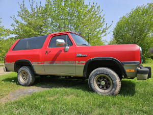 1993 Dodge RamCharger - Canyon Sport edition