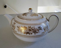 Wedgwood Teapot - Gold Columbia Pattern