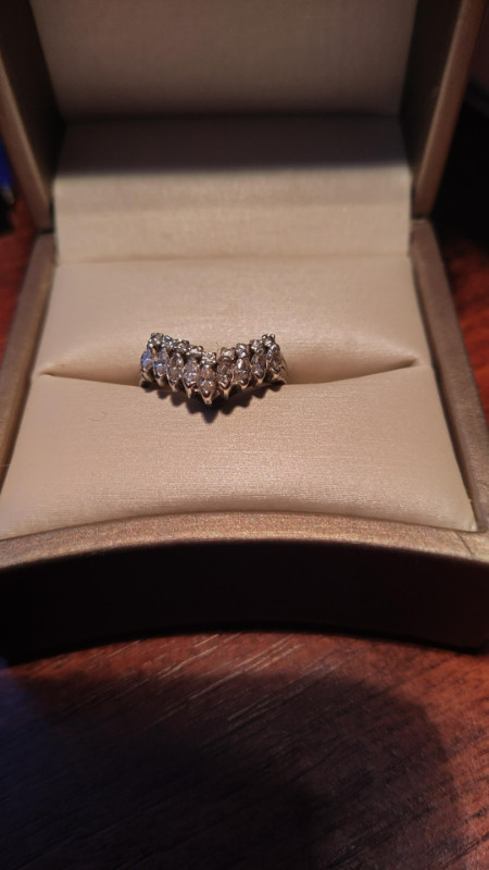 Ladies Diamond Ring in Jewellery & Watches in Ottawa