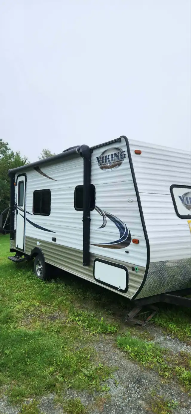 2018 Viking Travel Trailer in Travel Trailers & Campers in Bridgewater - Image 3