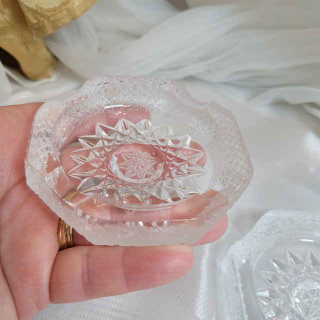 Pair Of Beautiful 3" Vintage Crystal Ashtrays in Arts & Collectibles in Markham / York Region - Image 4